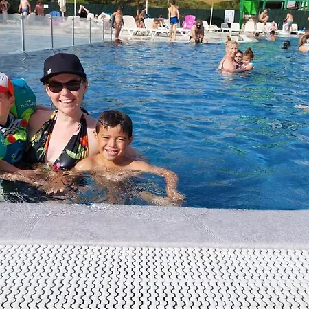 Camping Mobil - La Falaise *